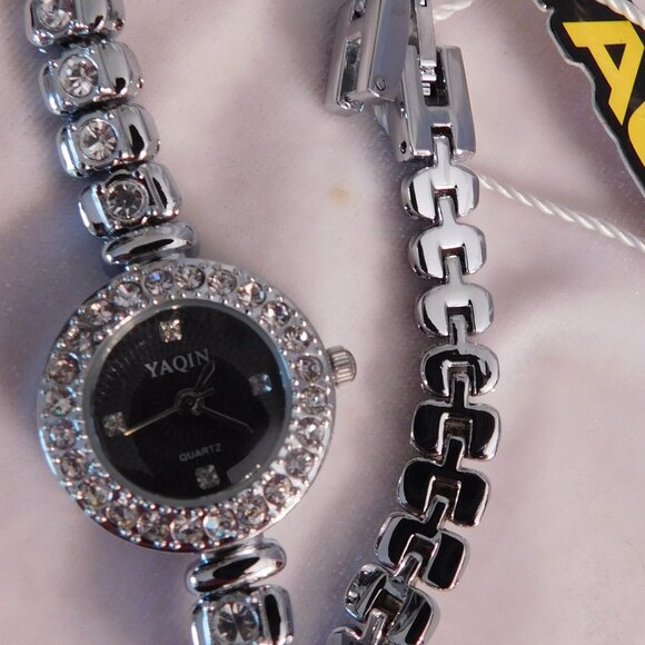 Ladies Yaqin Stainless Steel  Wrist Watch - Picture 2 of 5